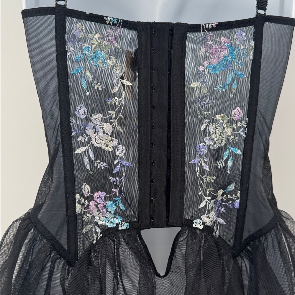 Victoria’s Secret Dream Angels Embroidered Lace Ballerina Costume - Picture 9 of 12